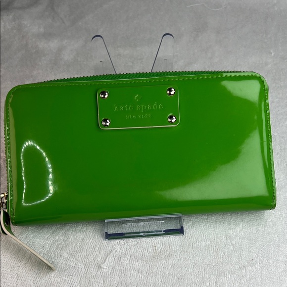 kate spade Handbags - Kate Spade Green Patent Leather Wallet